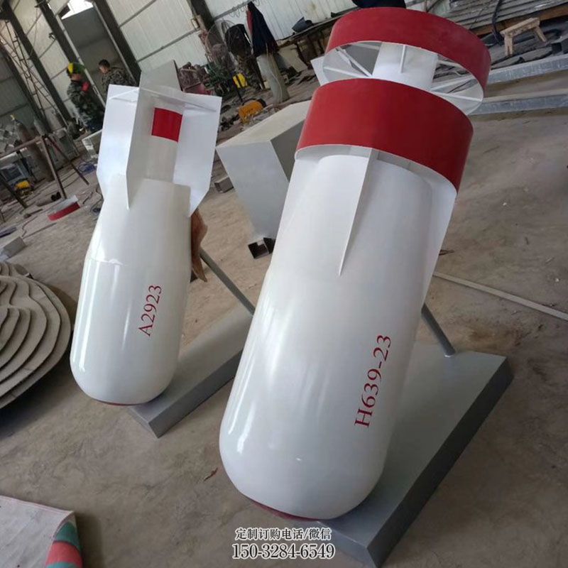 草地火箭雕塑 现代校园小品 大型雕塑